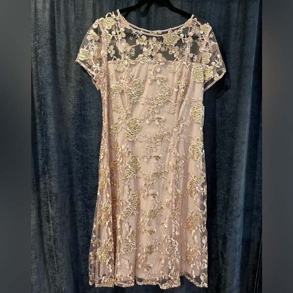 SL Fashions SLNY cap sleeve embroiderery/sequins NWT - Picture 4 of 9